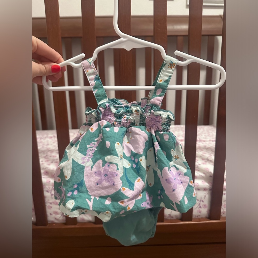 Carters baby girl outfit. Size 3 months